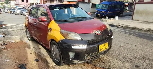 Scion xD Base 2014 Red · Photo 1