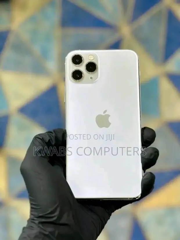Apple iPhone 11 Pro Max 256 GB Gold · Photo 1
