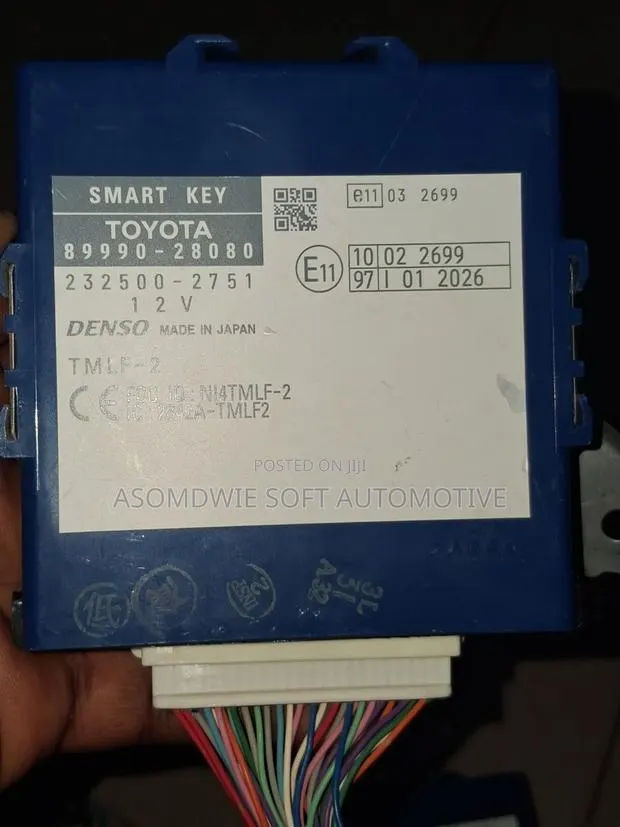Toyota Voxy and Noah Smart Unite · Photo 1