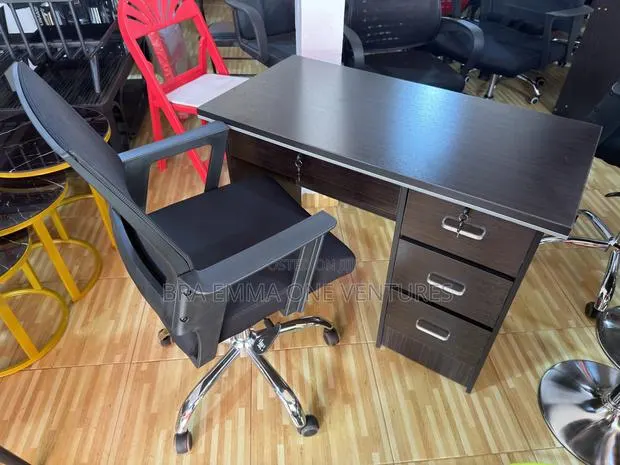 Study Desk And Chair · Photo 1