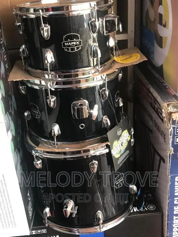 Venus-Mapex 5set Drums With Cymbal and Stands · Photo 1