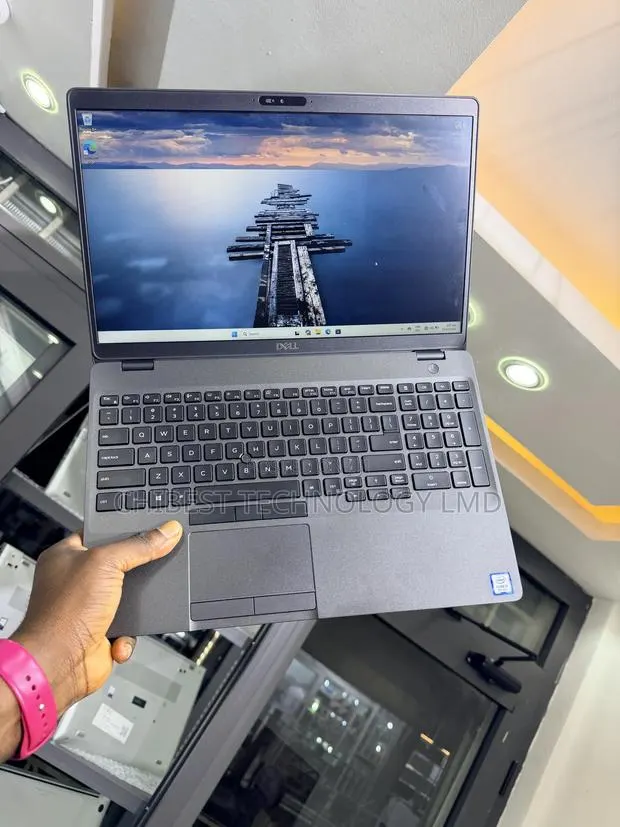 Laptop Dell Latitude 5501 8GB Intel Core i5 SSD 256GB · Photo 1