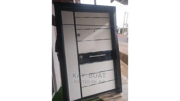 Metal Inner White Door Available · Photo 1
