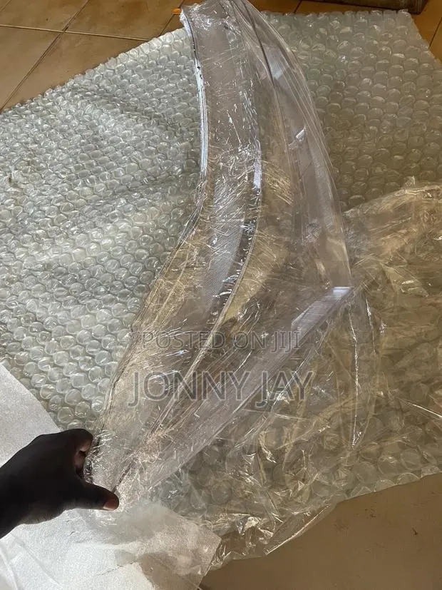 Acura RDX Headlight Cover (Lens) · Photo 1