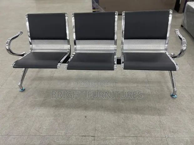 Metal Waiting Chair · Photo 1