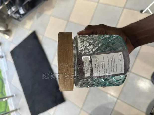Pour La Maison 800ml Glass Canister With Diamond Pattern Acacia Wood · Photo 1