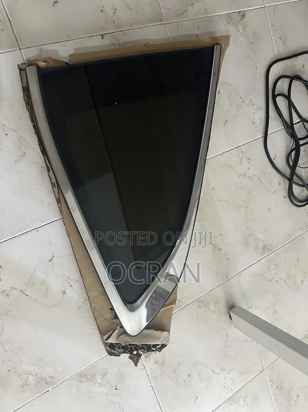2017-2022 CRV Quarter Window Panel · Photo 1