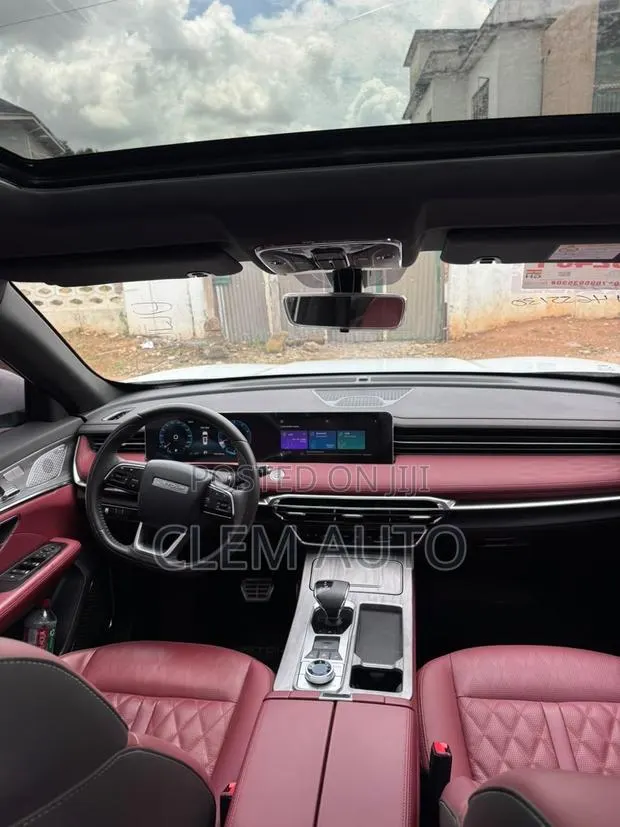New Jetour X70 Plus 2023 White · Photo 1