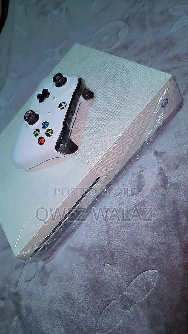 Xbox One S · Photo 1
