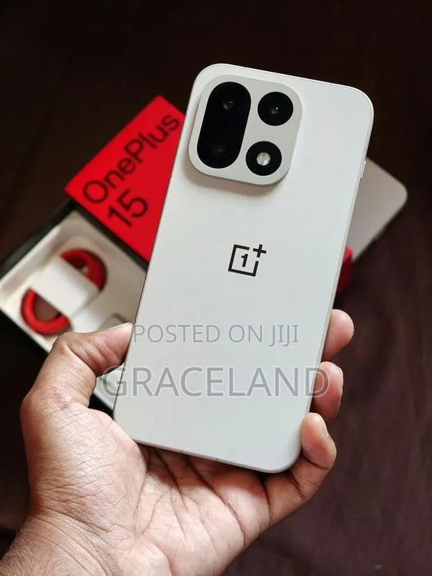 New OnePlus 15 256 GB Black · Photo 1