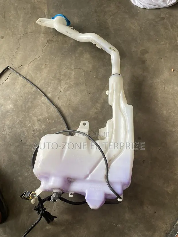 Honda Civic 2016 2017 2019 2020 2021 Wiper Wash Bottle · Photo 1