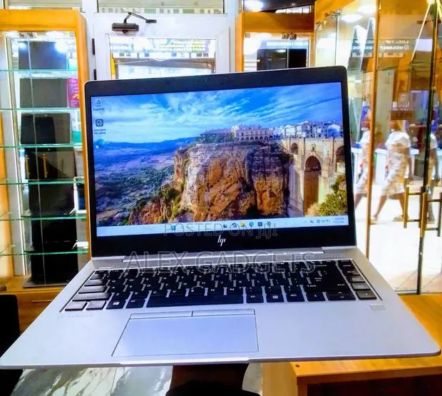 Laptop HP EliteBook 745 G6 16GB AMD Ryzen 7 SSD 256GB · Photo 1