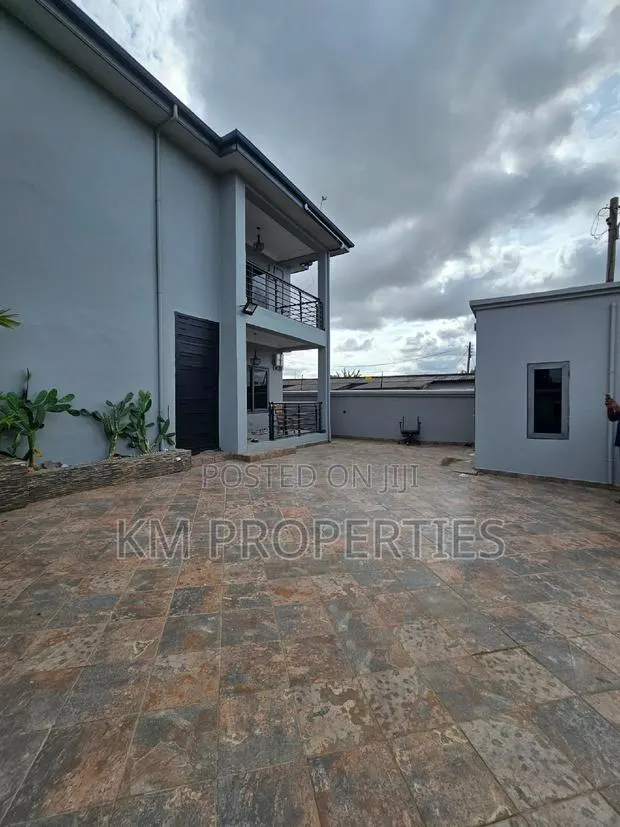 4bdrm House in Madina for sale · Photo 1