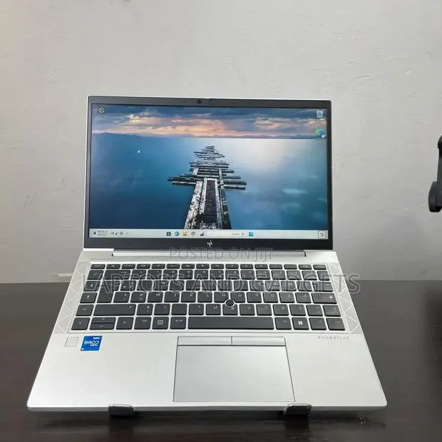 New Laptop HP EliteBook 840 G8 16GB Intel Core i5 SSD 512GB · Photo 1