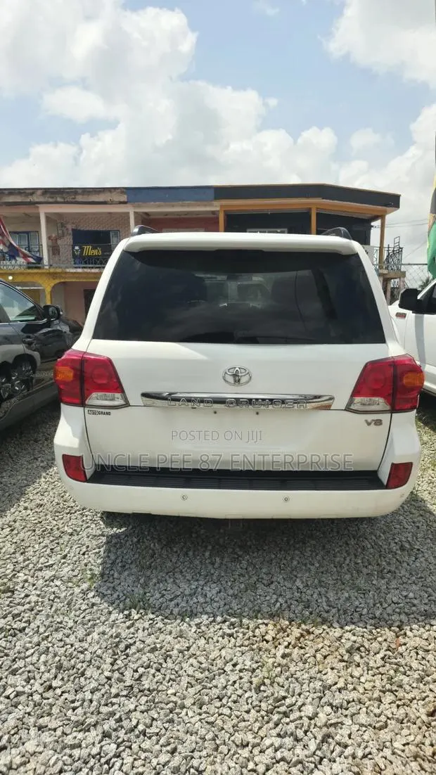 Toyota Land Cruiser 4.5 V8 DSL 2015 White · Photo 1