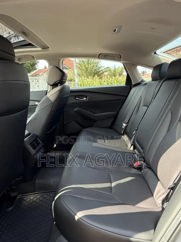 Honda Accord 2024 Silver · Photo 1