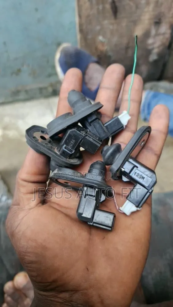 Honda Cr-v 2016-2026 Jamb Ajar Light Switches (35400-t0a-003) · Photo 1