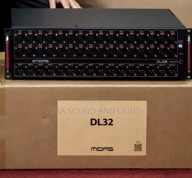 Midas Dl32 32-Input/16-Output Stagebox · Photo 1