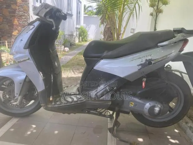 Aprilia Classic 2013 Silver · Photo 1