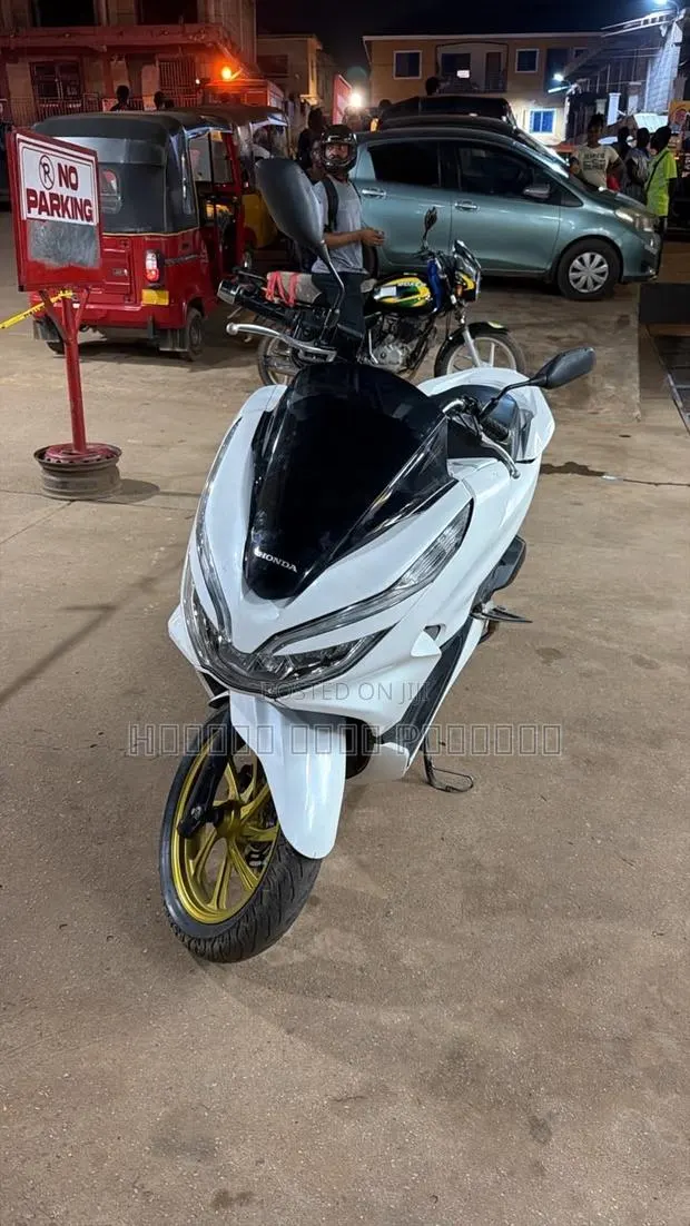 Honda 2023 White · Photo 1