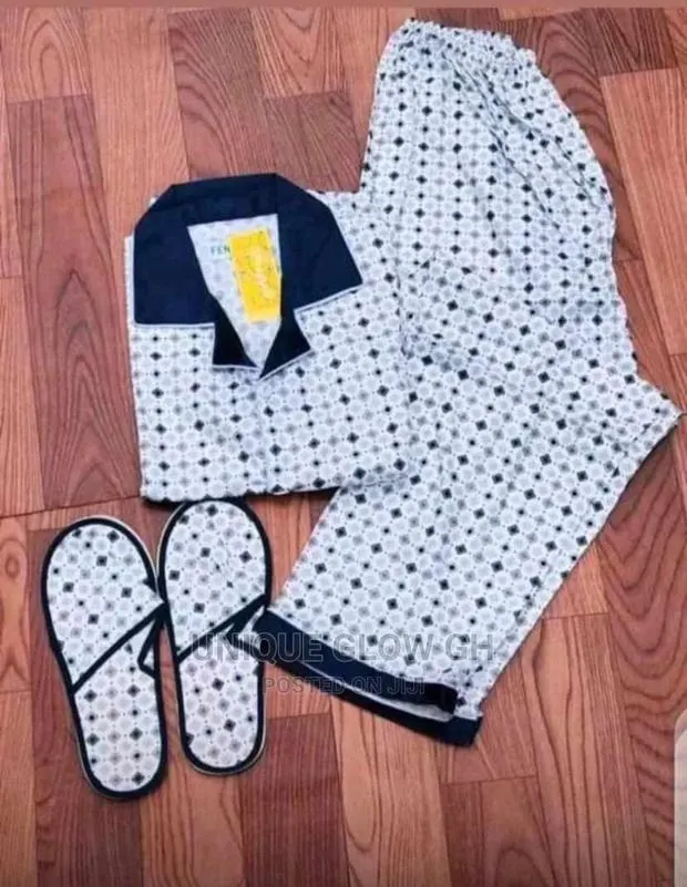Pyjamas Top Down With Attached Bedroom Slippers · Photo 1