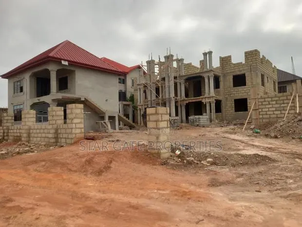 18bdrm House in Sewua Government, Kumasi Metropolitan for sale · Photo 1