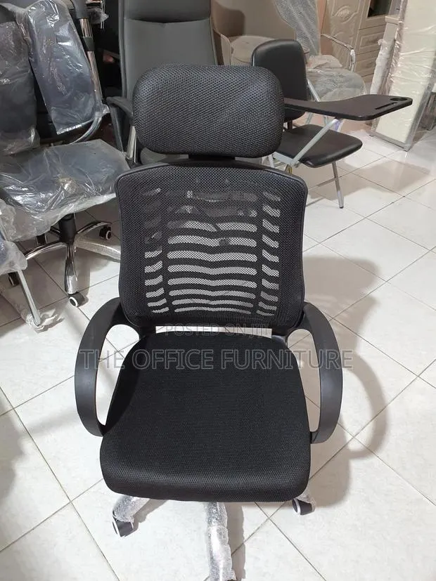 Swevil Chair · Photo 1