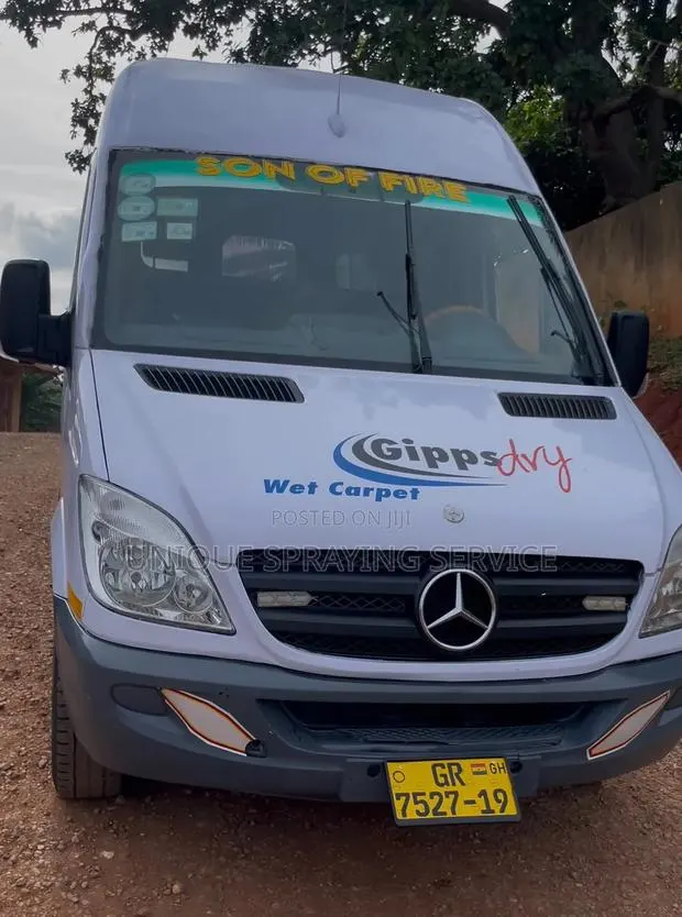 Mercedes-Benz 1113 2010 White · Photo 1