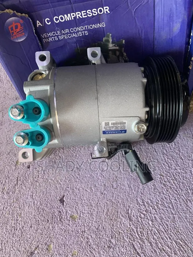 Kia Soul 2010 - 2011 AC Compressor · Photo 1