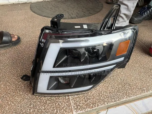 Mitsubishi Pajero 2009,2010,2015,2016,2017,2019,2020 Spec Headlight · Photo 1