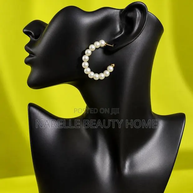 Beautiful Pair of Pearl Hoop Earrings · Photo 1