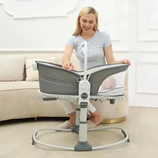 6 In1 Multi Functional Bassinet · Photo 2