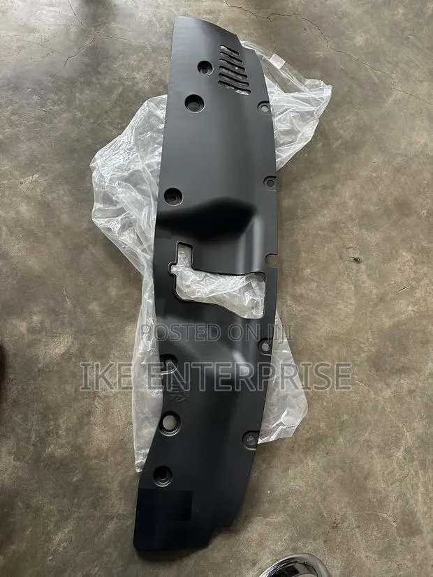 Honda Civic Radiator Panel 2016,2017,2018,2019,2020,2021 · Photo 1