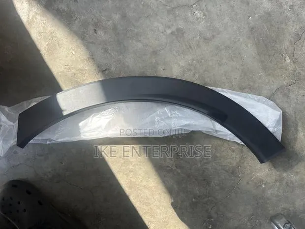 Honda CRV Back Fender Moulding 2023,2024,2025 · Photo 1