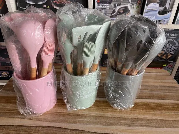 12pcs Silicon Kitchen Set-Ladle,Spatula,Turner,Brush + Bucket · Photo 1