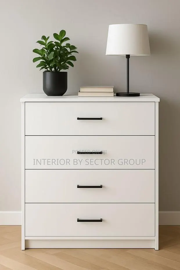 Chest of Drawers · Photo 1