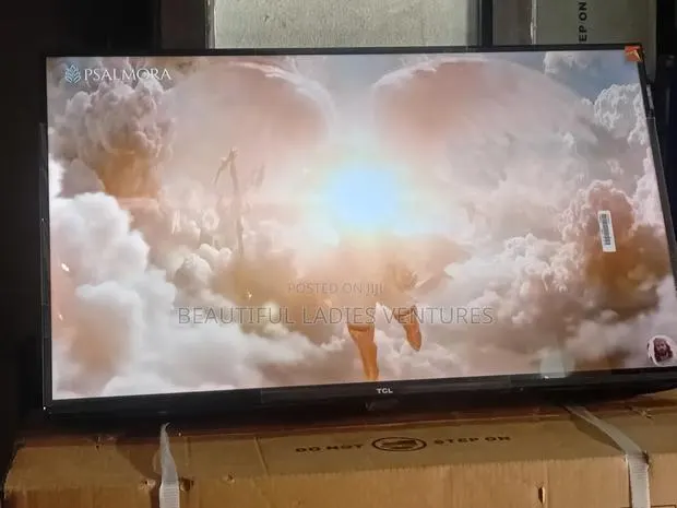 TCL 32” Home Led Tv With Energy Saving Features · Photo 1