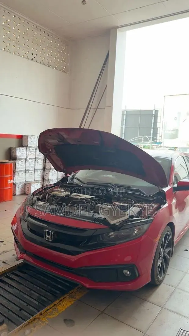 Honda Civic 2018 Red · Photo 1
