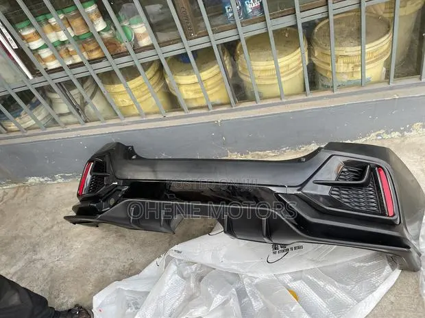 Honda Civic 2016-2021 Sports Hatchback Back Bumper Complete Available · Photo 1