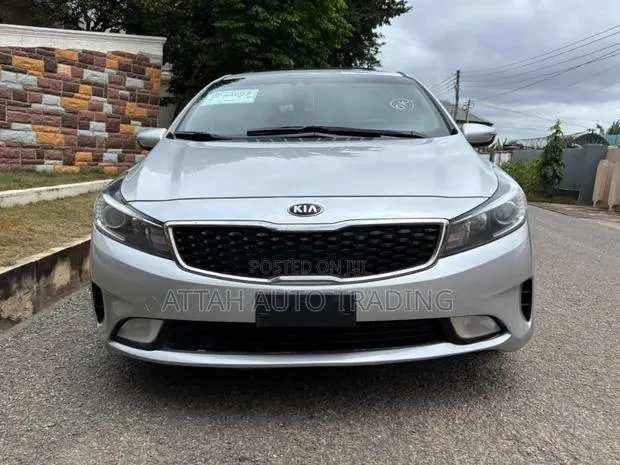Kia Forte 2017 Silver · Photo 1
