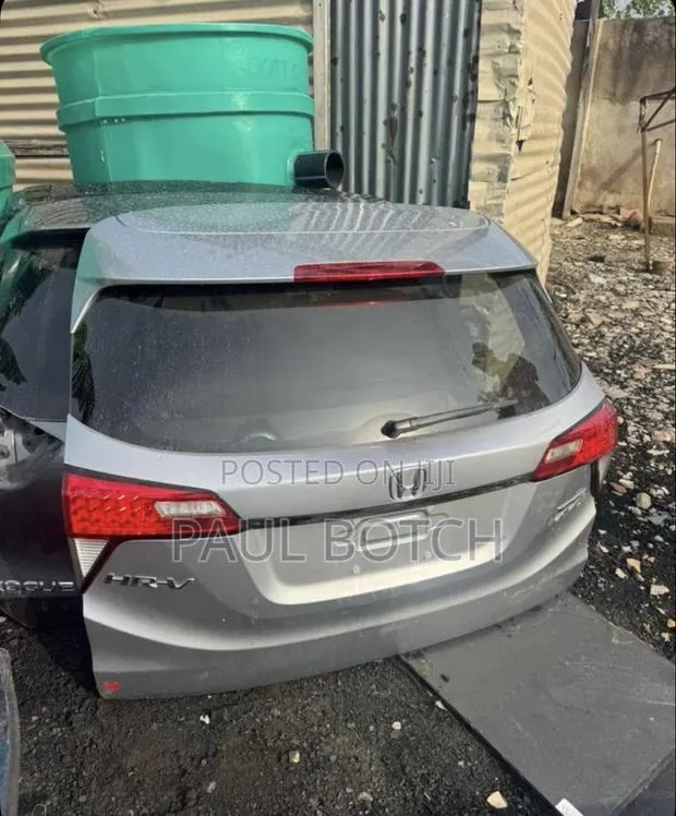 2016,2017,2018,2019 Honda HR-V Tailgate/Boot · Photo 1