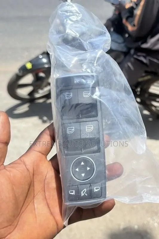 Window Switch Control for E350, GLK, C300 204 and ML350 166 · Photo 1