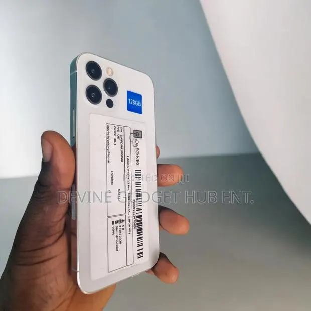 Apple iPhone 12 Pro 128 GB White · Photo 1