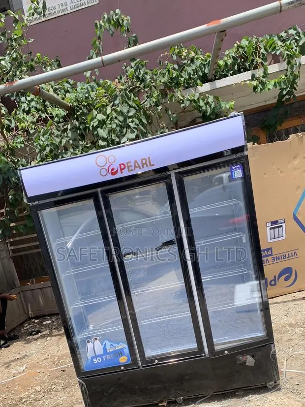 Check Out 3 Doors Glass Display Fridge 950 Liters Pearl · Photo 1