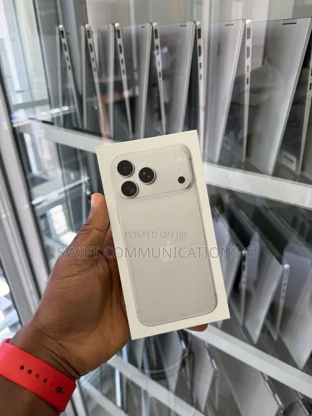 New Apple iPhone 18 Pro Max 256 GB Silver · Photo 1