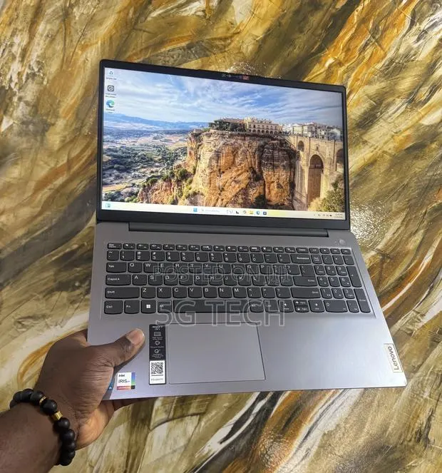 Laptop Lenovo Ideapad 3 8GB Intel Core i5 SSD 256GB · Photo 1