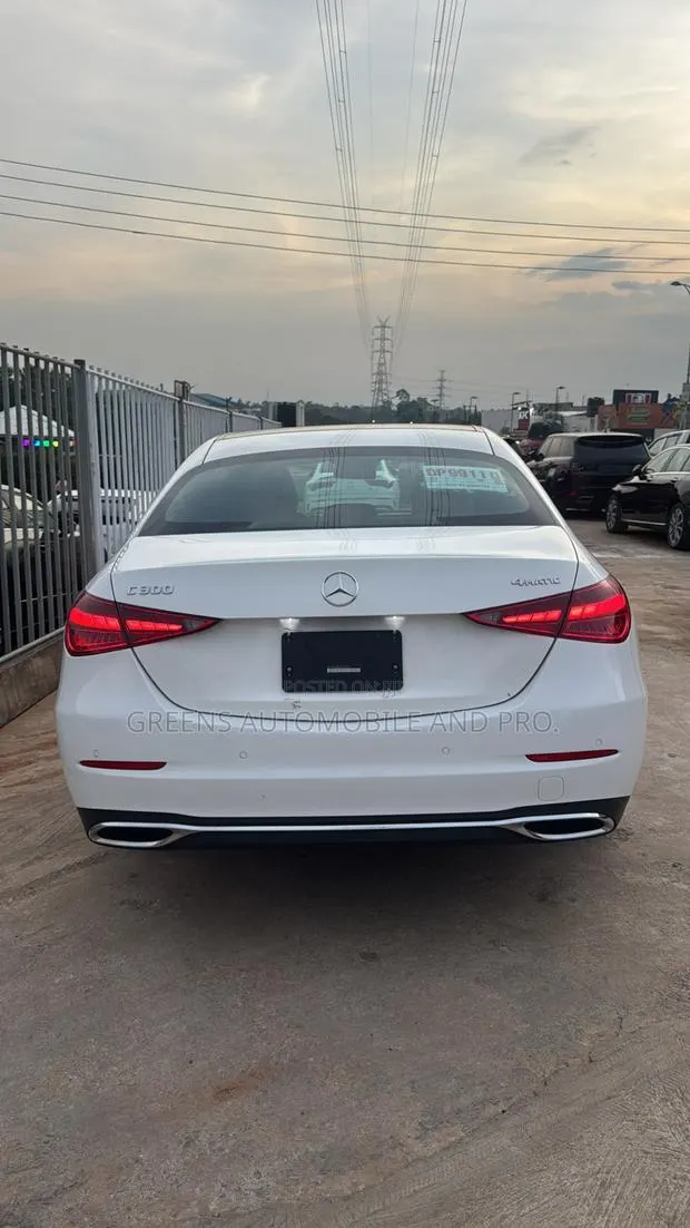 Mercedes-Benz C300 2025 White · Photo 1