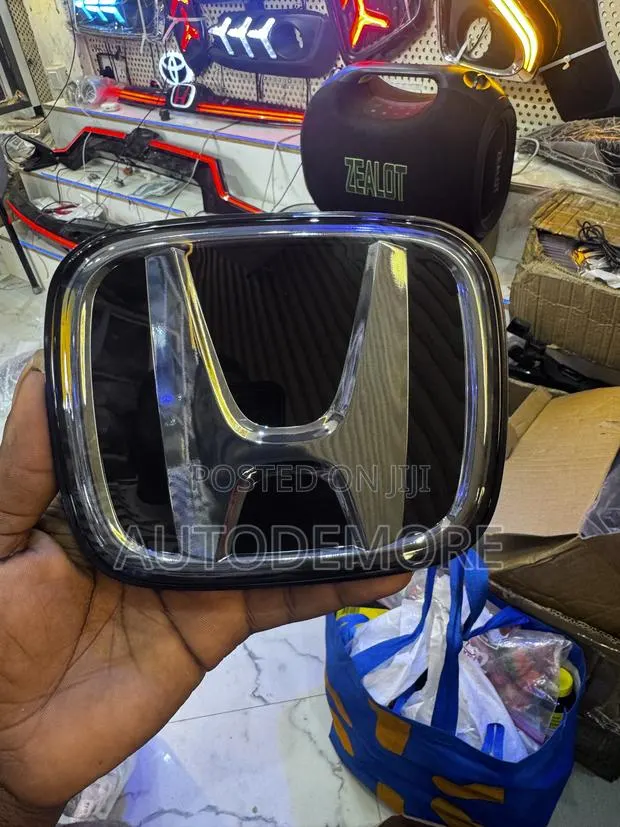 Honda CRV 2023 Radar Sensor Crown · Photo 1