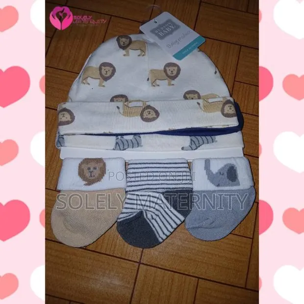 Hudson Baby Cap and Socks · Photo 1