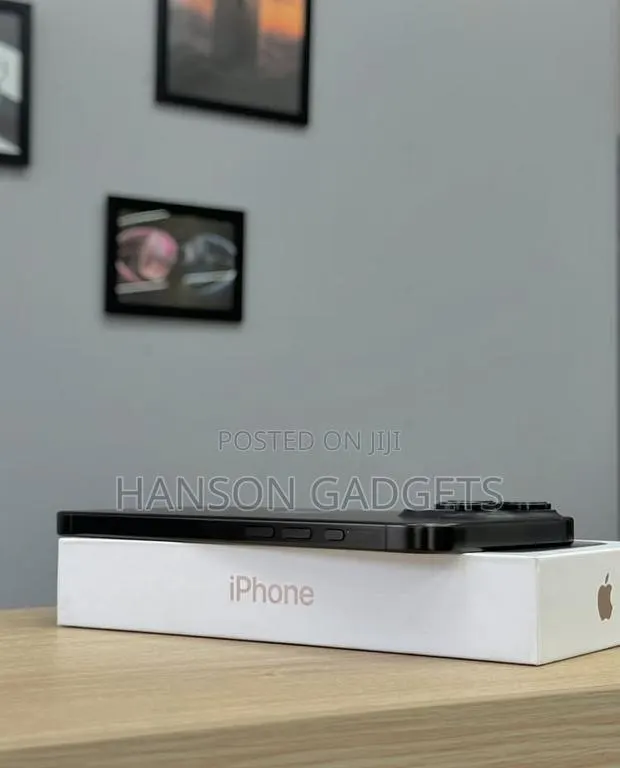 New Apple iPhone 16 Pro Max 1 TB Black · Photo 1